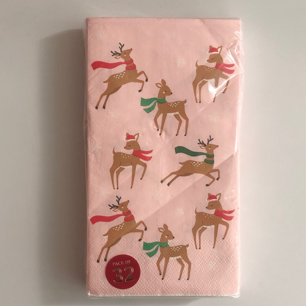 Reindeer nwt pink Christmas Holiday Napkins pack of 32 approx 7.5 x 4.25